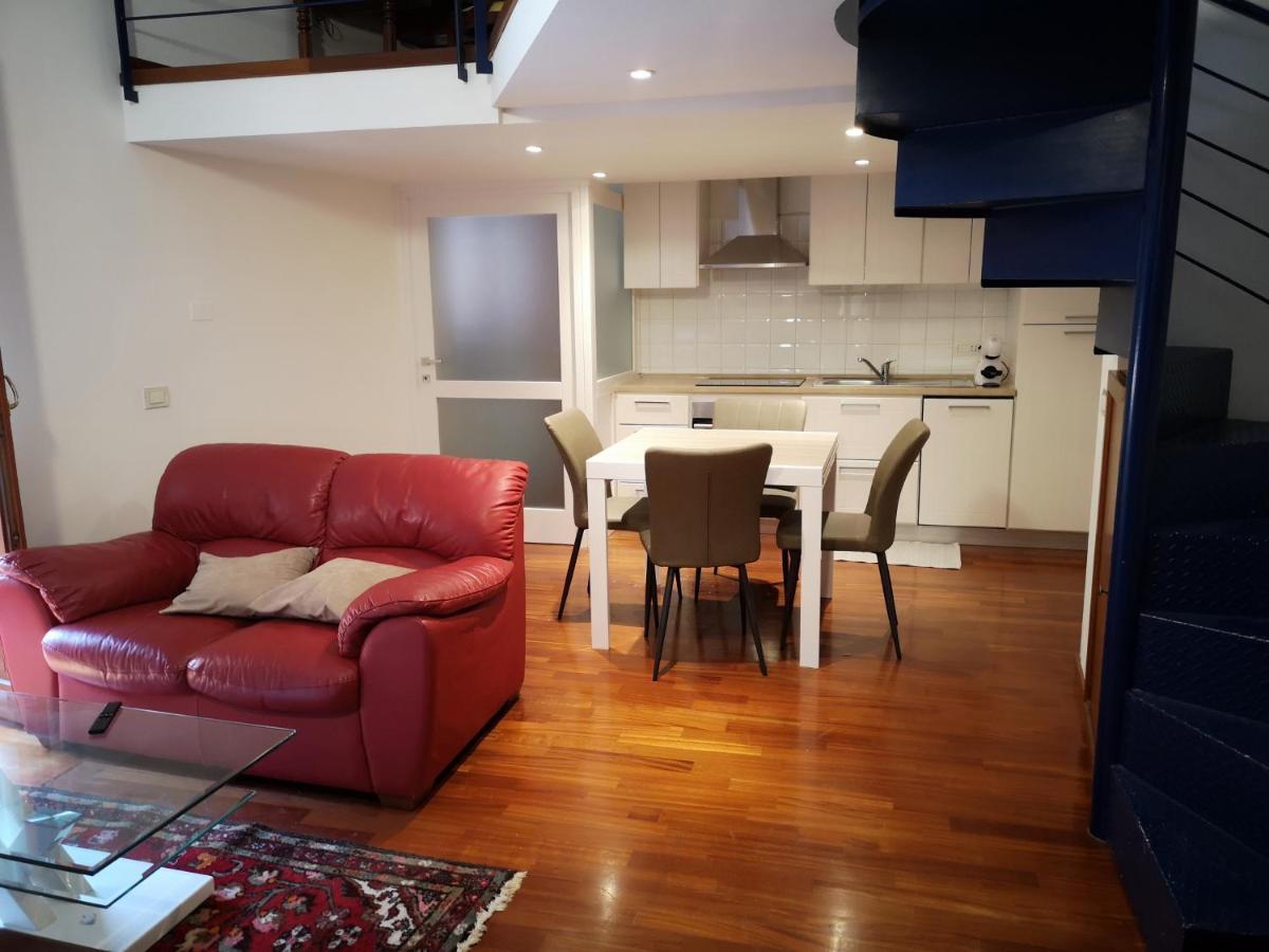 Marina Apartment City Centre Кальярі Екстер'єр фото