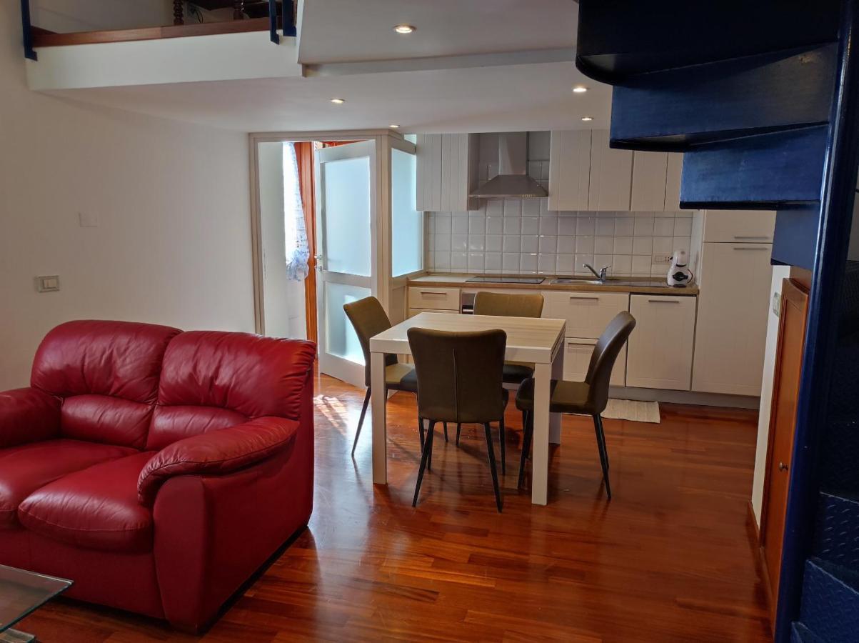 Marina Apartment City Centre Кальярі Екстер'єр фото