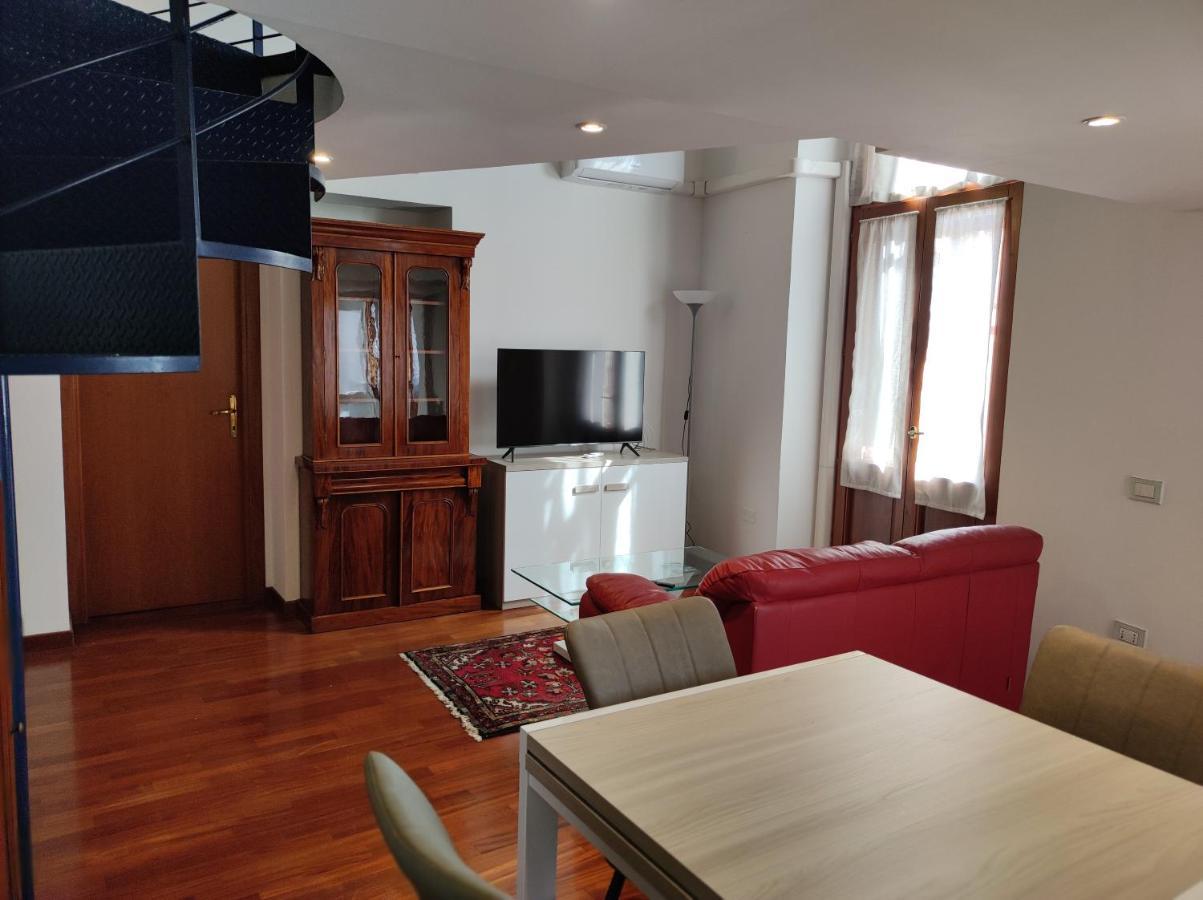 Marina Apartment City Centre Кальярі Екстер'єр фото