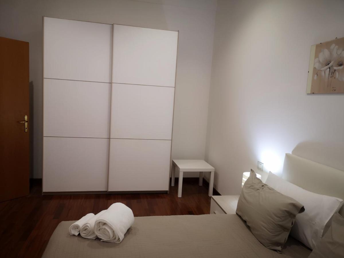 Marina Apartment City Centre Кальярі Екстер'єр фото