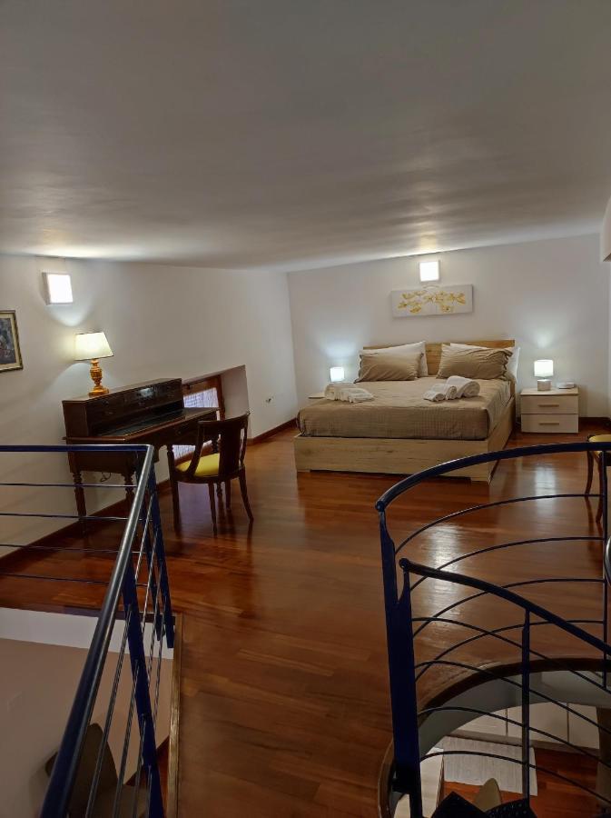Marina Apartment City Centre Кальярі Екстер'єр фото